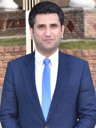 headshot of Nasir Mehmood