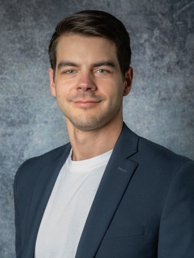 headshot of Derek Loughrey